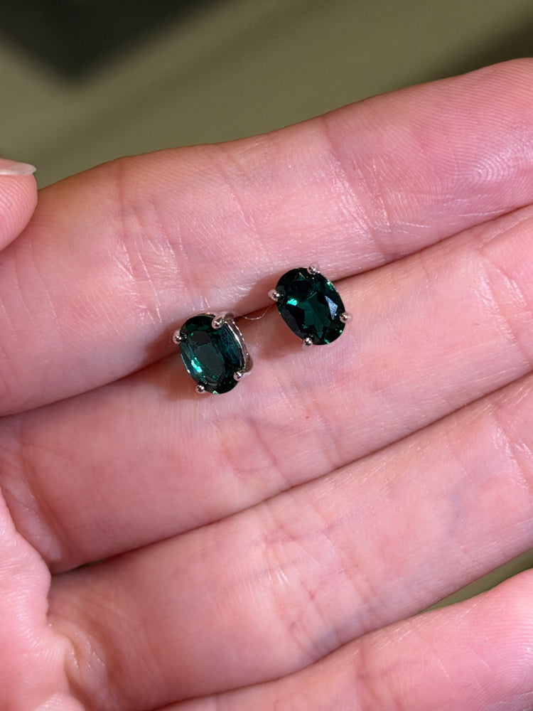 Aretes de Plata con Esmeraldas Lab corte Oval