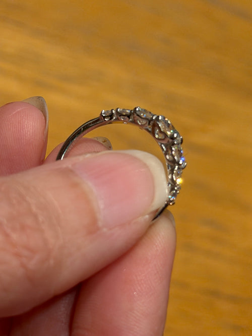 Anillo Graduado de Plata con Moissanita 1.36ct