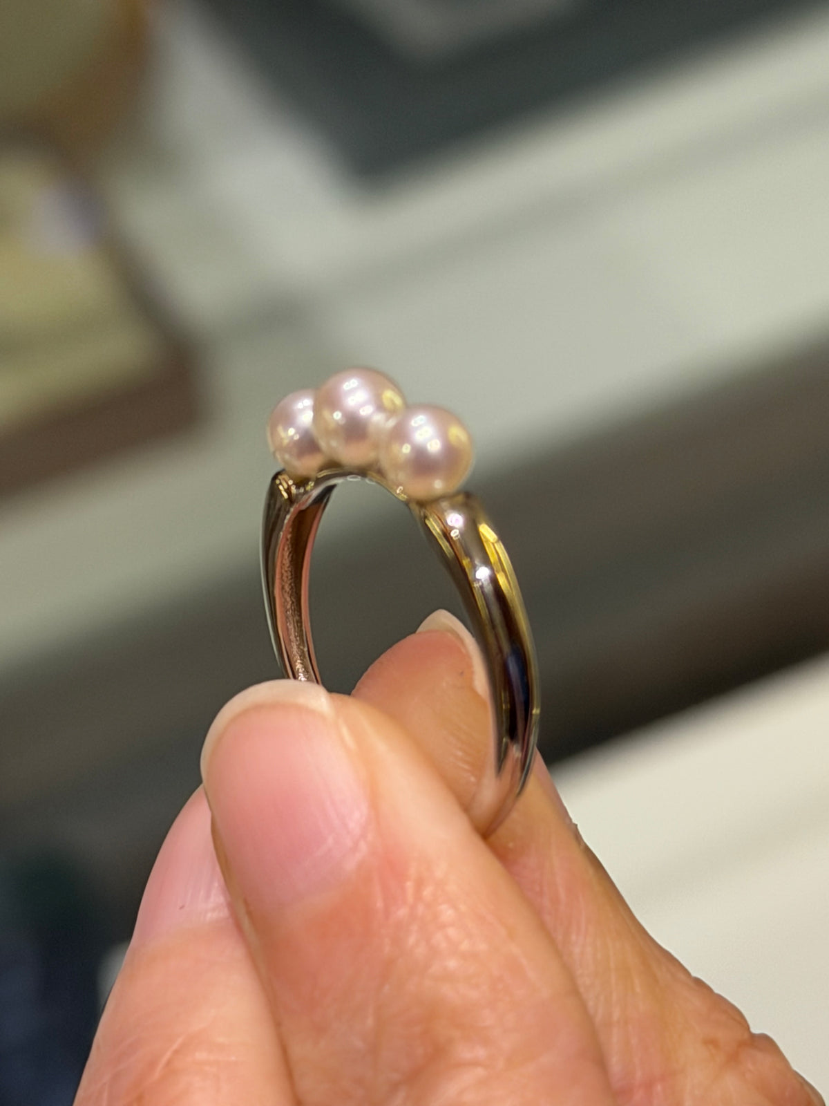 Anillo de Plata con Tres Perlas de Rio