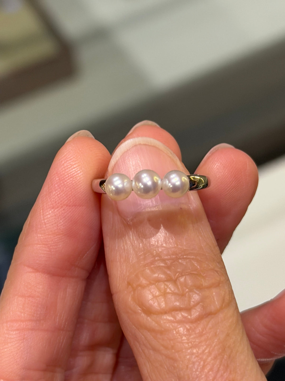 Anillo de Plata con Tres Perlas de Rio