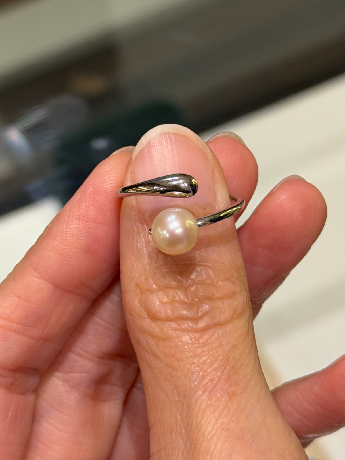 Anillo Mew de Plata con Perla de Rio