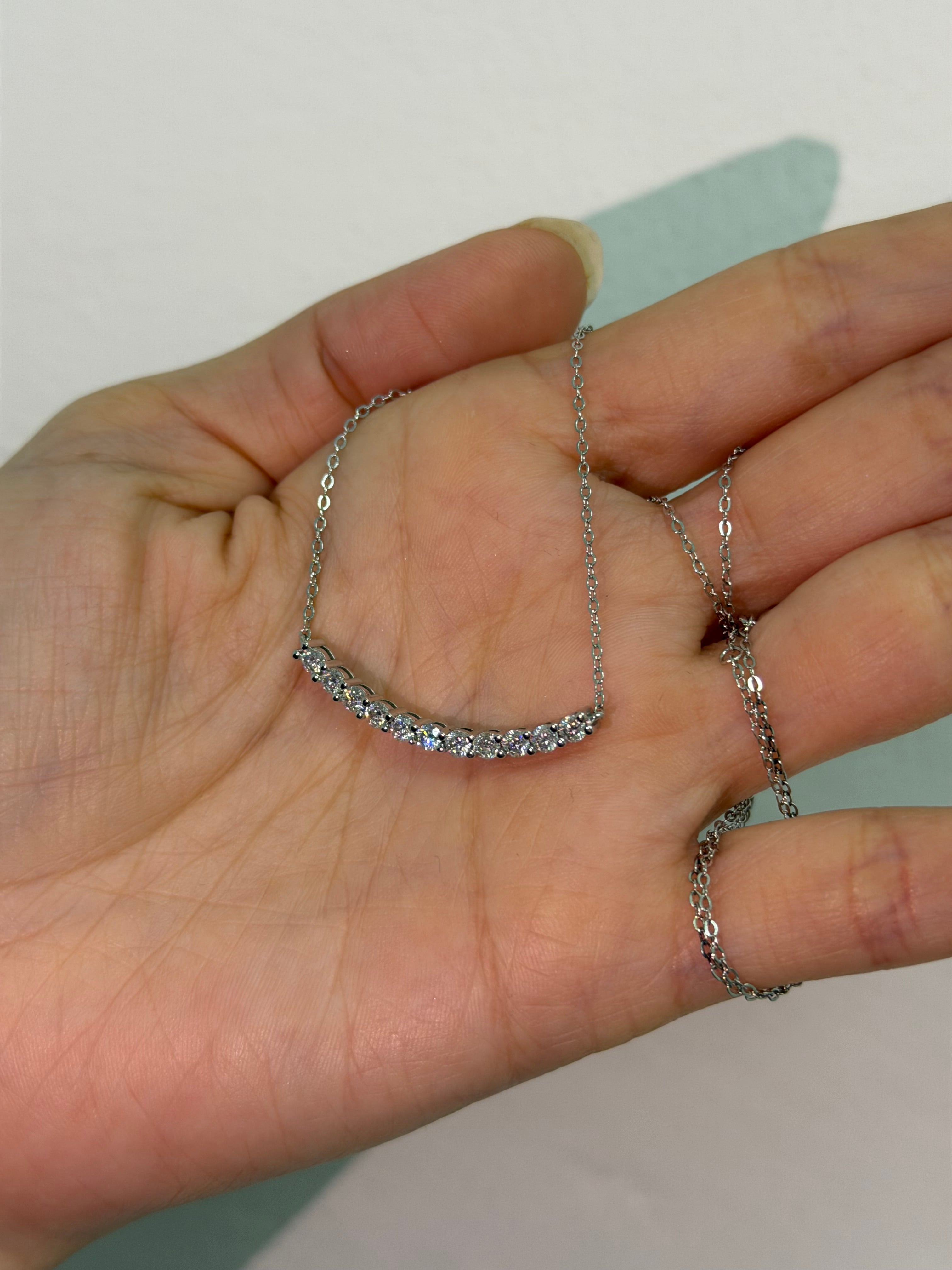 Collar Sonrisa Grande de Plata con Moissanita
