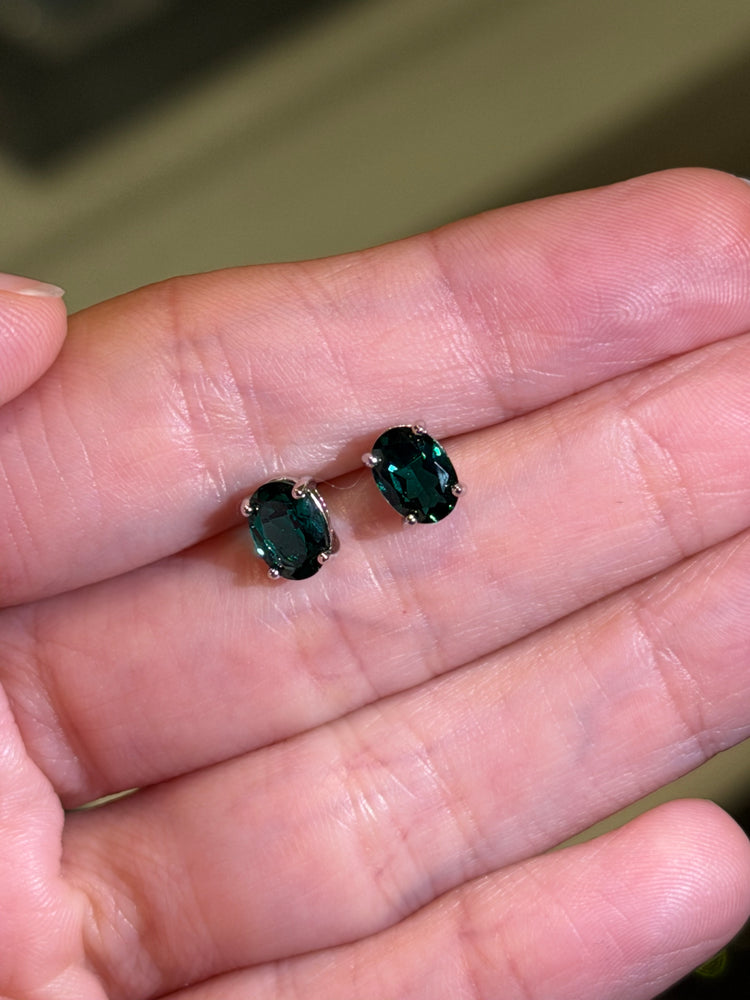 Aretes de Plata con Esmeraldas Lab corte Oval