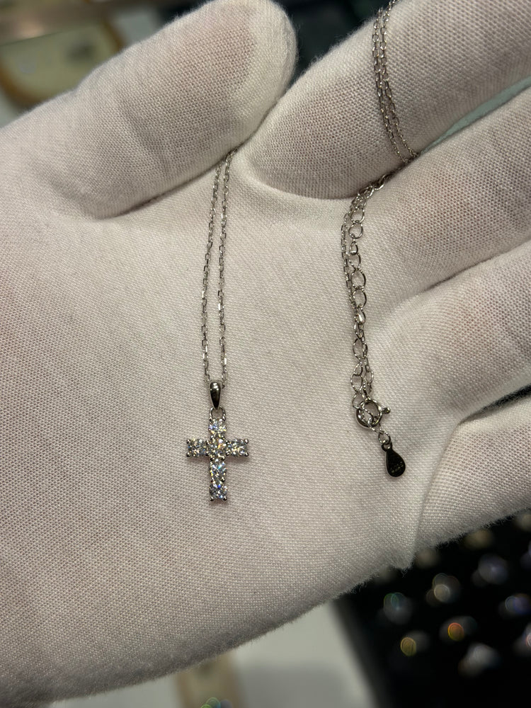 Cruz de Plata con Moissanitas de 3mm Chica con Cadena