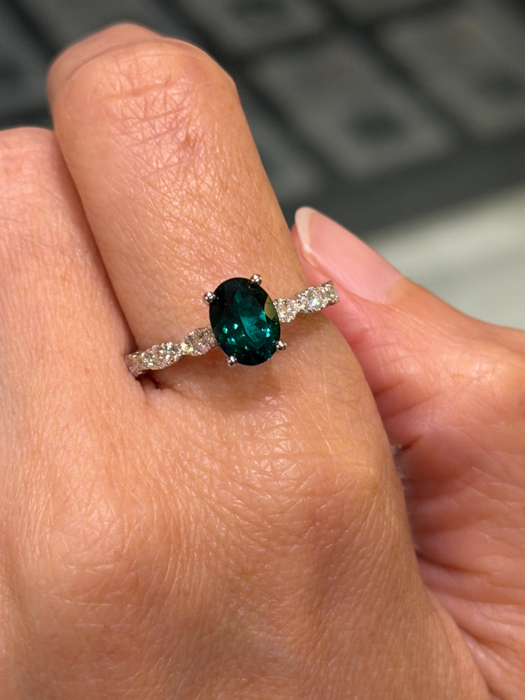 Anillo Esmeralda Royal de Plata con Moissanitas