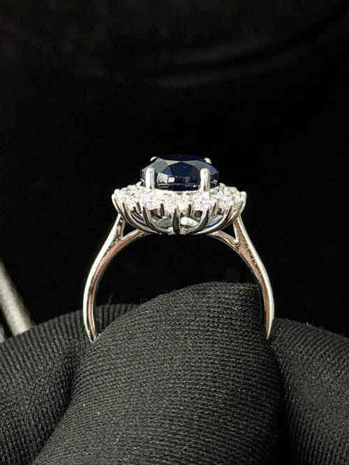 Anillo Diana de Plata con Moissanita y Zafiro Lab