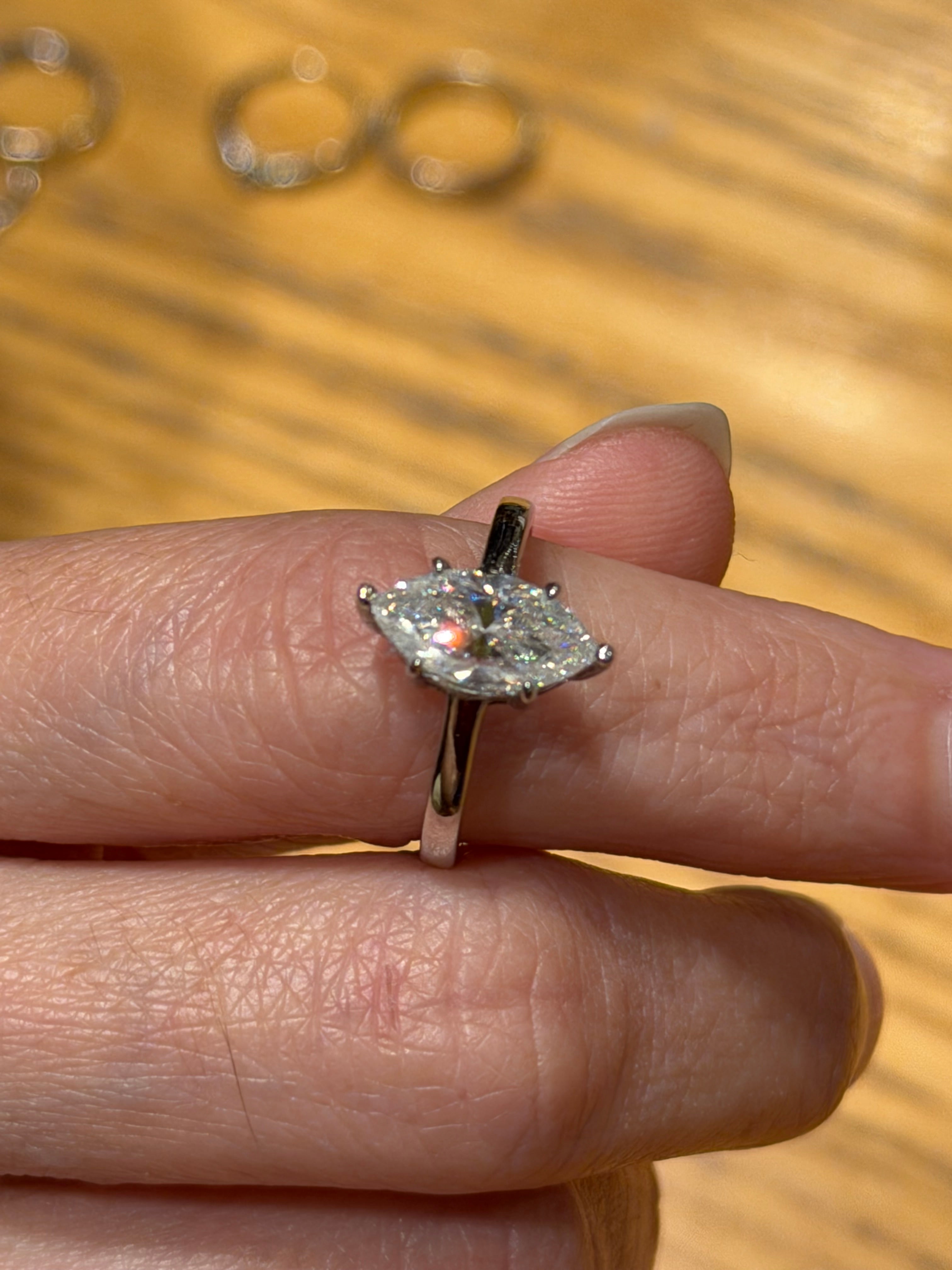 Anillo Marquesa de Plata con Moissanita 2ct