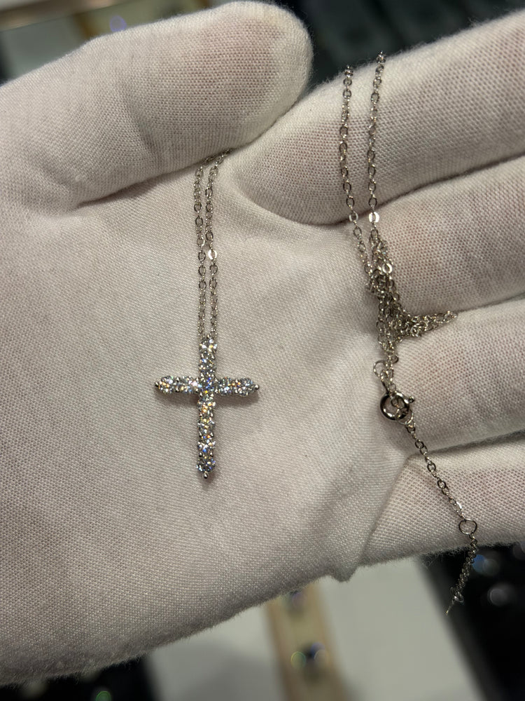 Cruz de Plata con Moissanitas de 3mm y Cadena