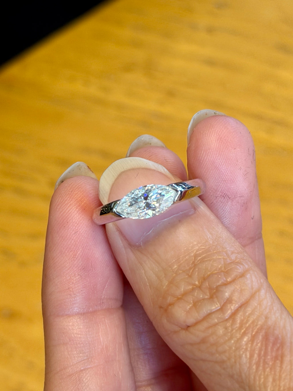 Anillo Marquesa Horizontal de Plata con Moissanita 1ct