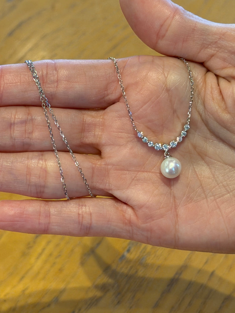 Collar Sonrisa de Plata con Moissanita y una Perla Colgante