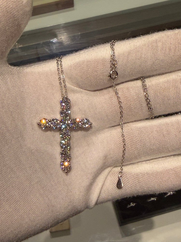 Cruz de Plata con Moissanitas de 5mm y Cadena