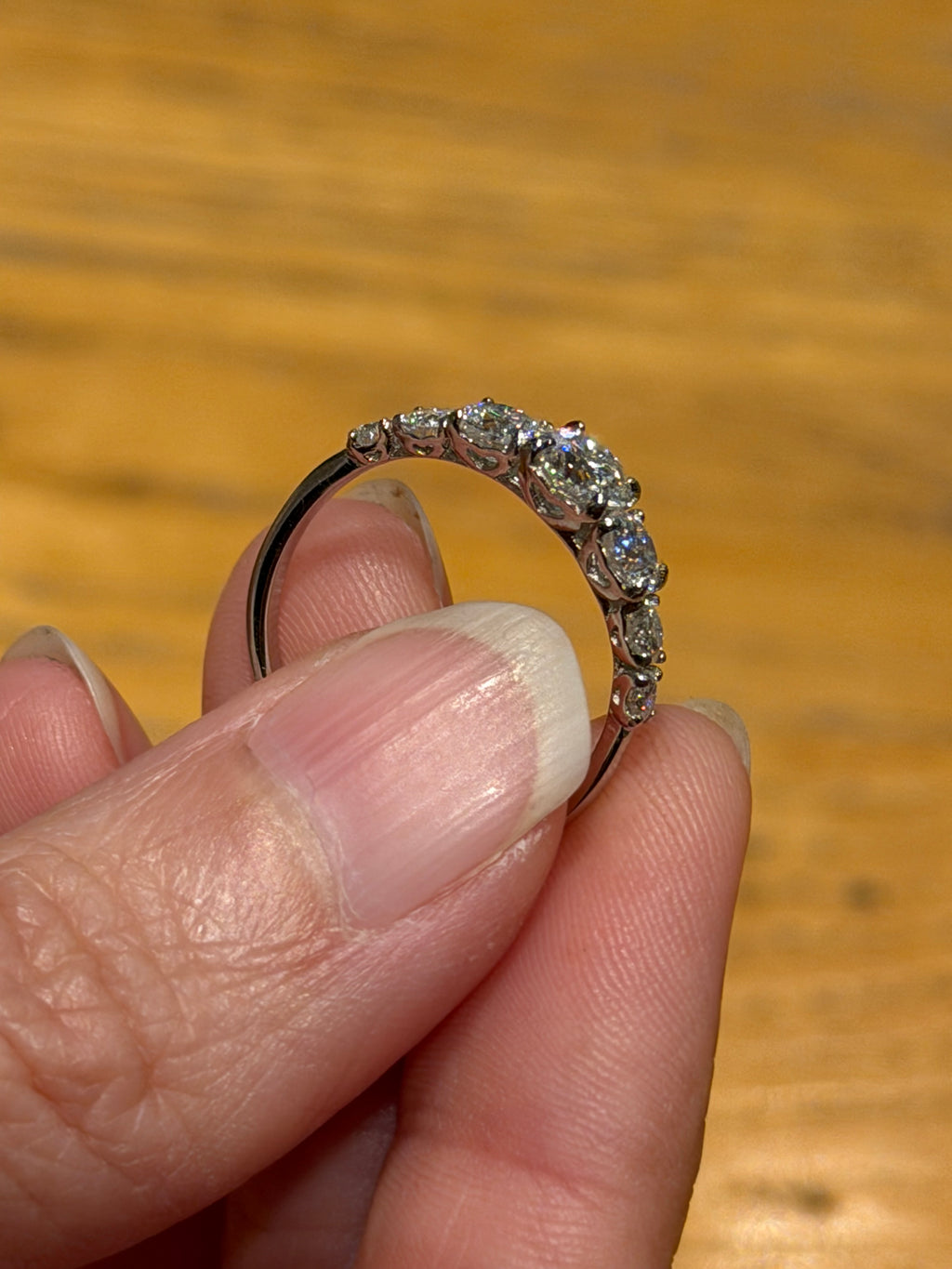 Anillo Graduado de Plata con Moissanita 1.36ct