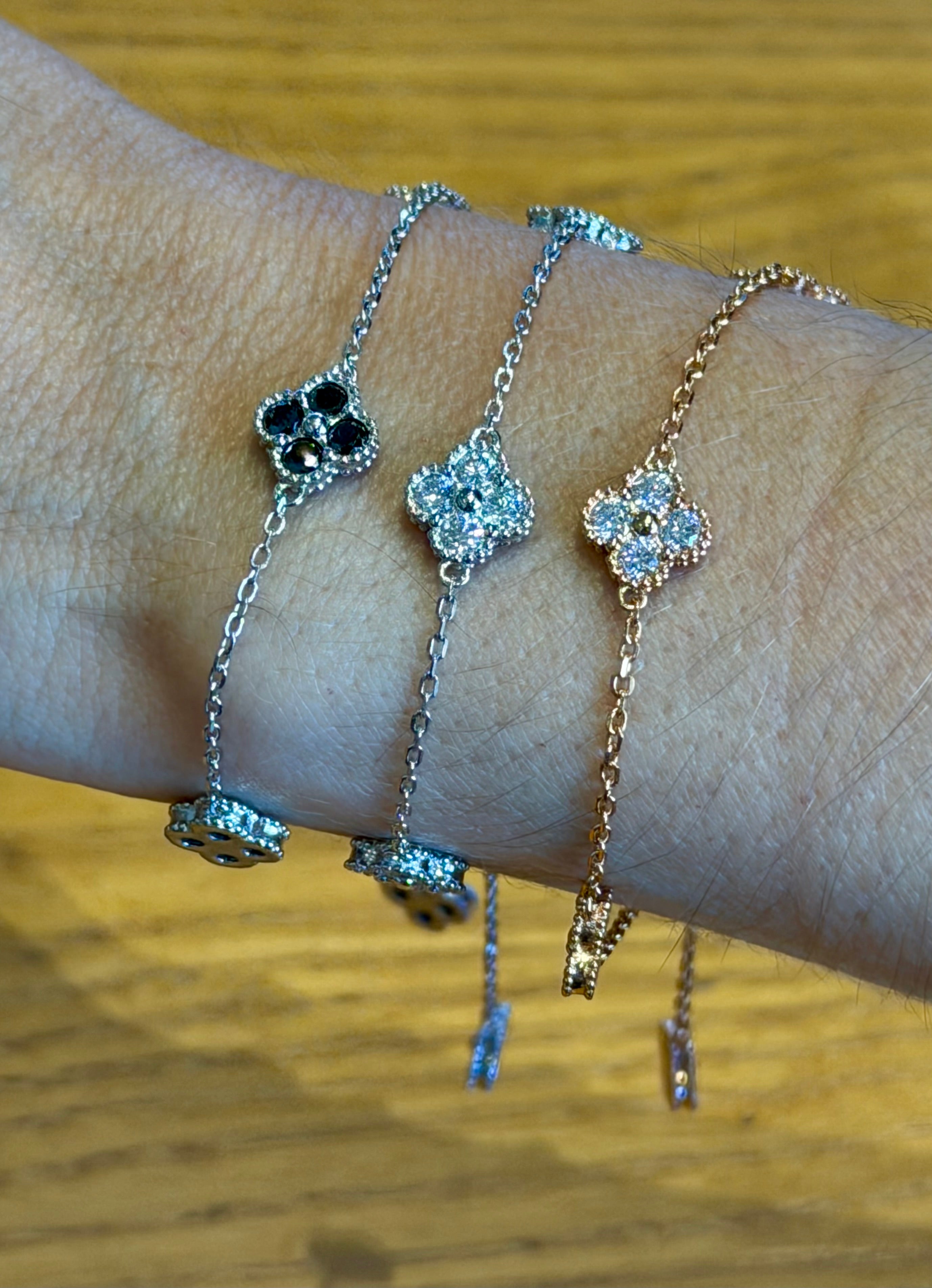Pulsera Trébol de Plata con Moissanita