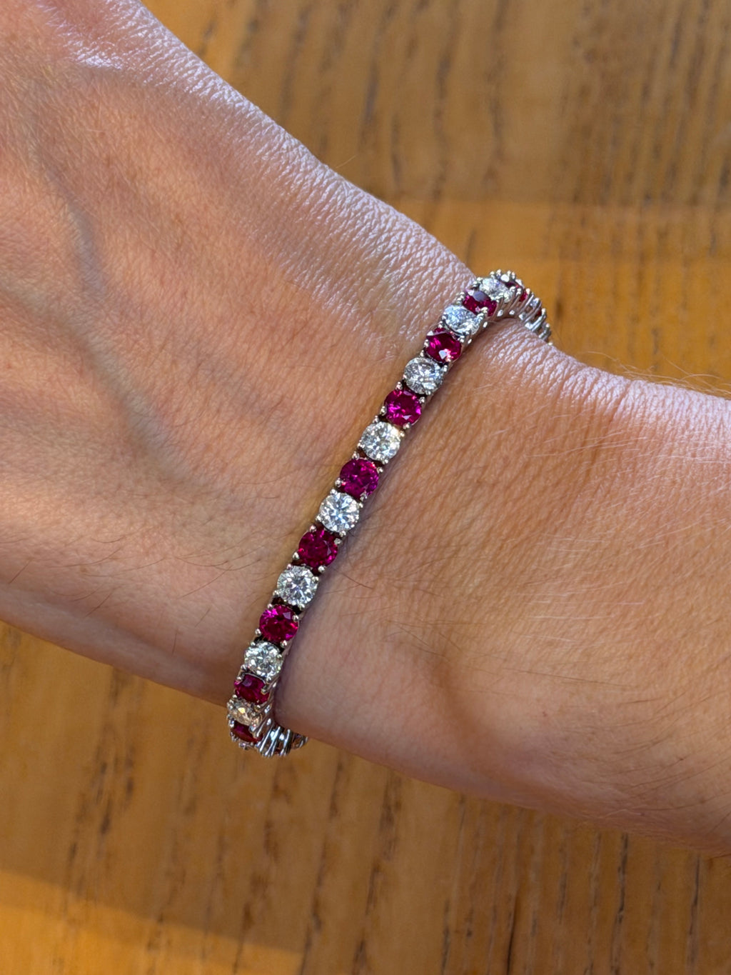 Pulsera Tenis de Plata con Moissanita y Rubí