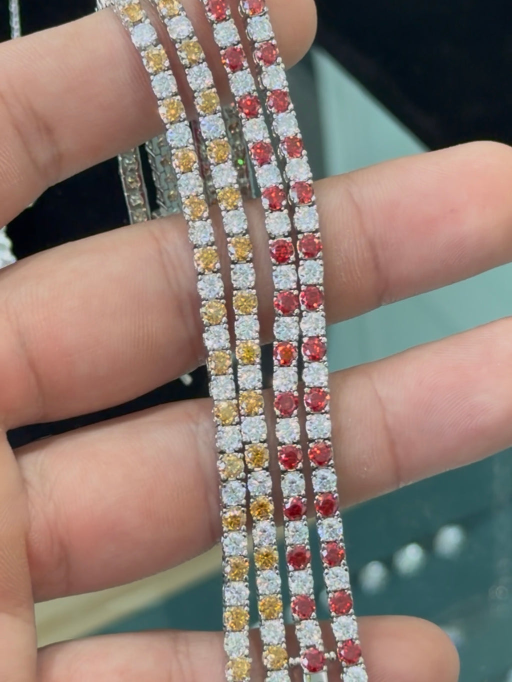Pulseras Tenis de Plata Con Moissanita Champagne y Roja 3mm