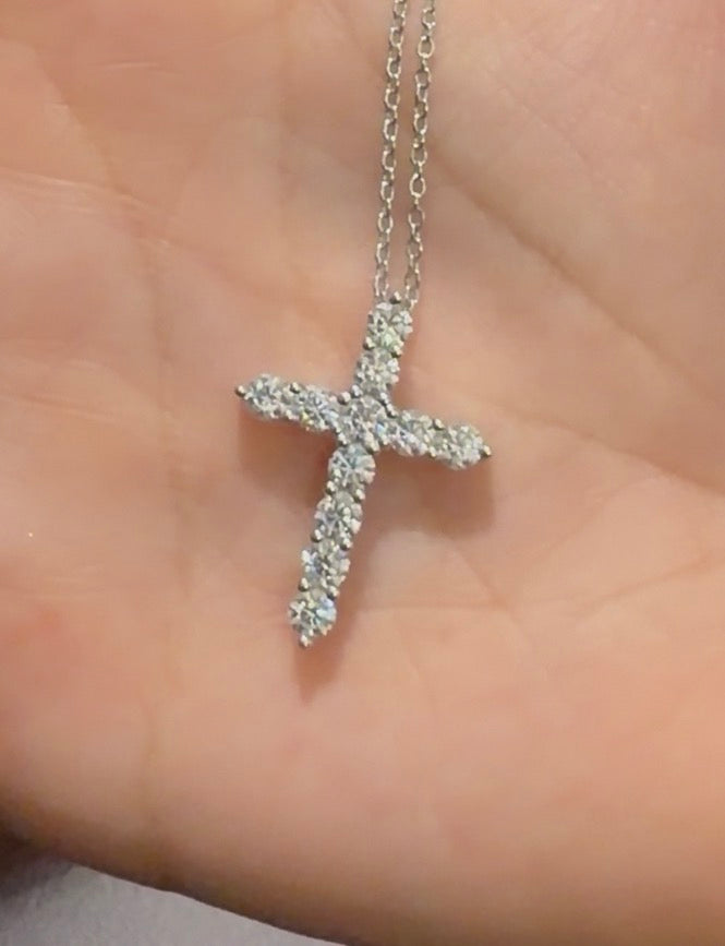 Cruz con Cadena de Plata con Moissanita 3mm