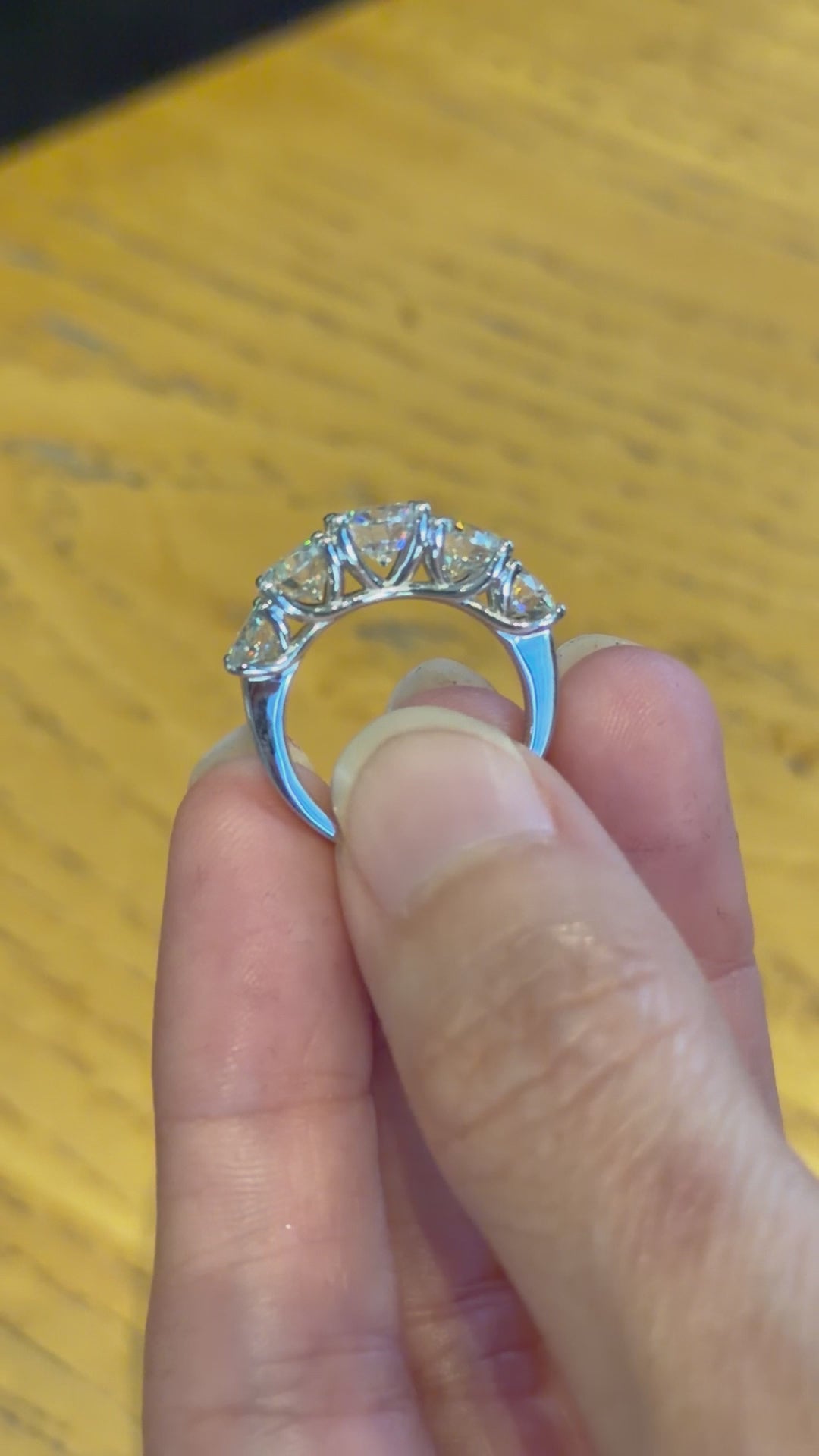 Anillo graduado de Plata con Moissanita 3.6 ct
