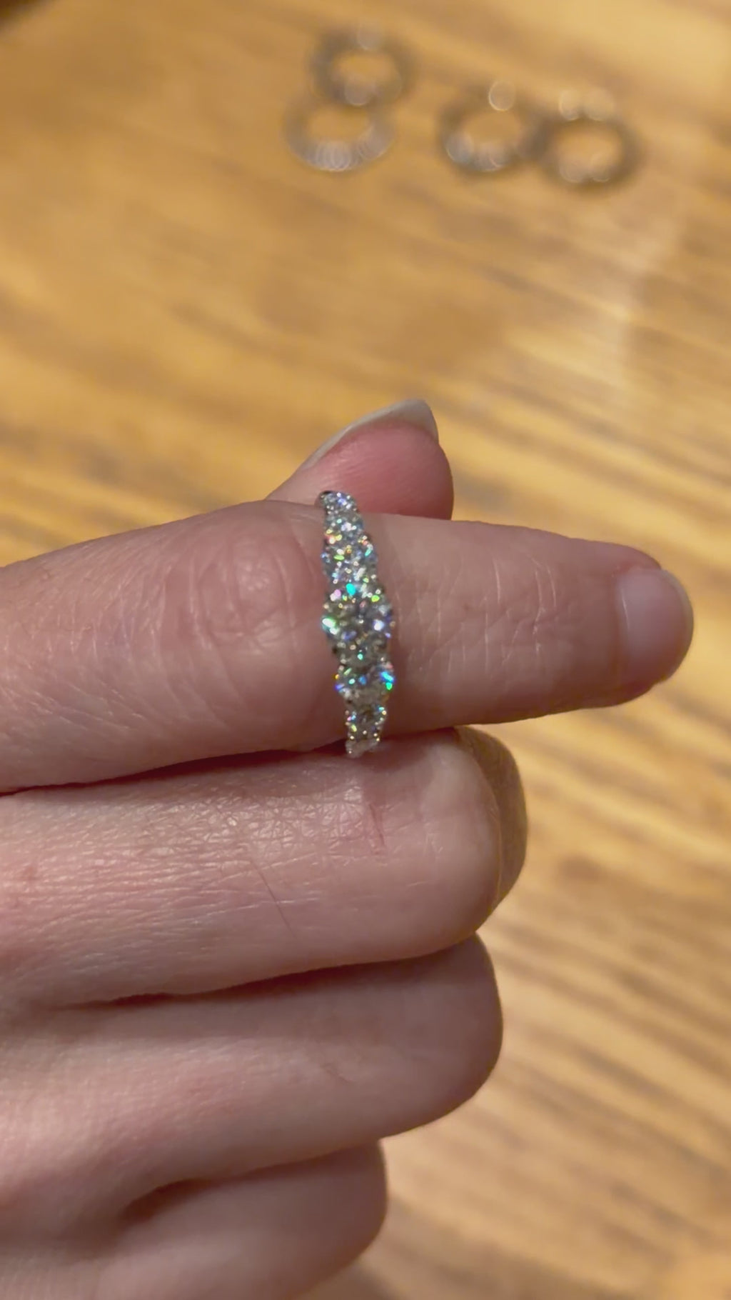 Anillo Graduado de Plata con Moissanita 1.36ct