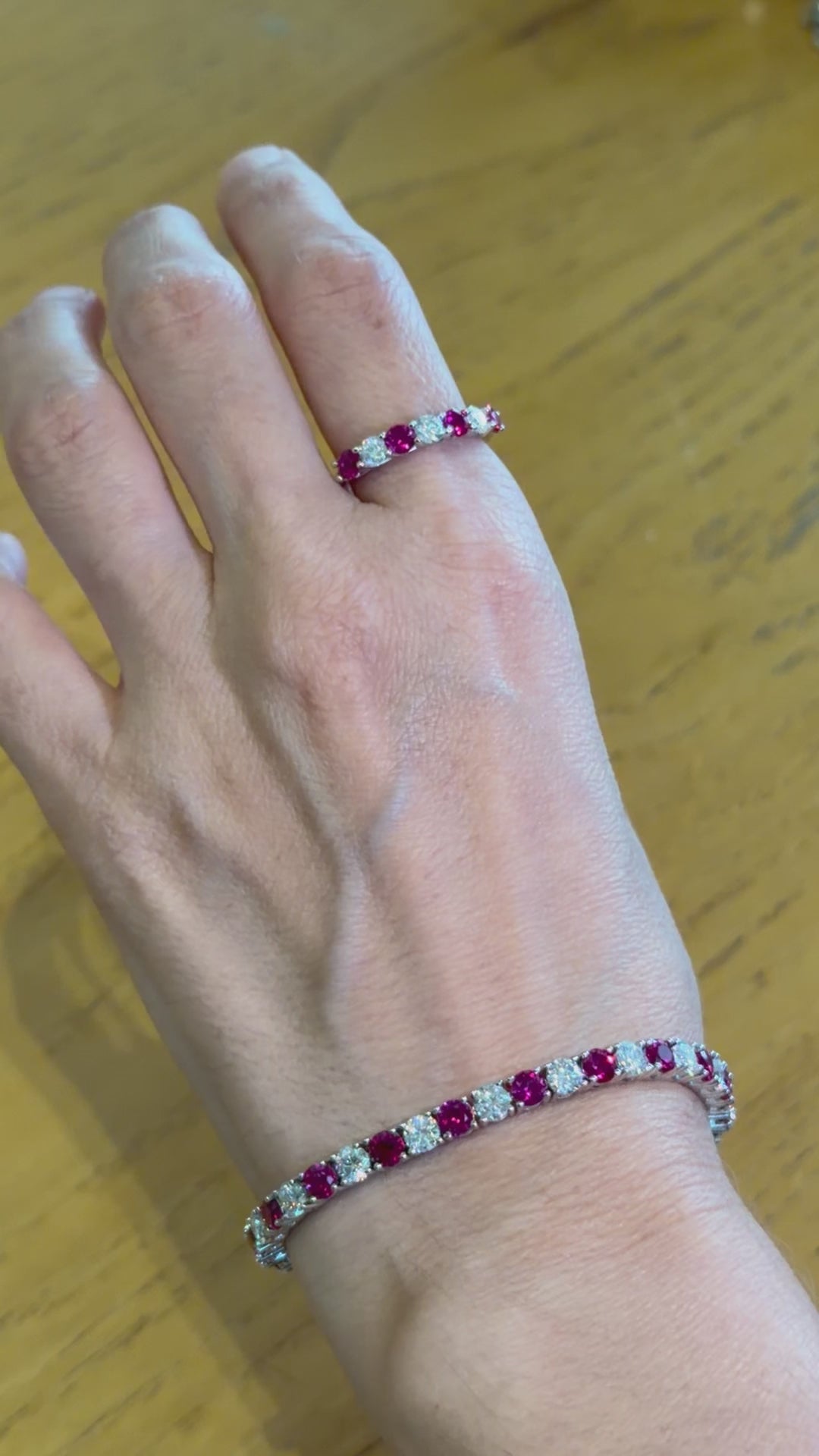 Pulsera Tenis de Plata con Moissanita y Rubí